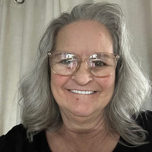 Meet your Posher, Pam